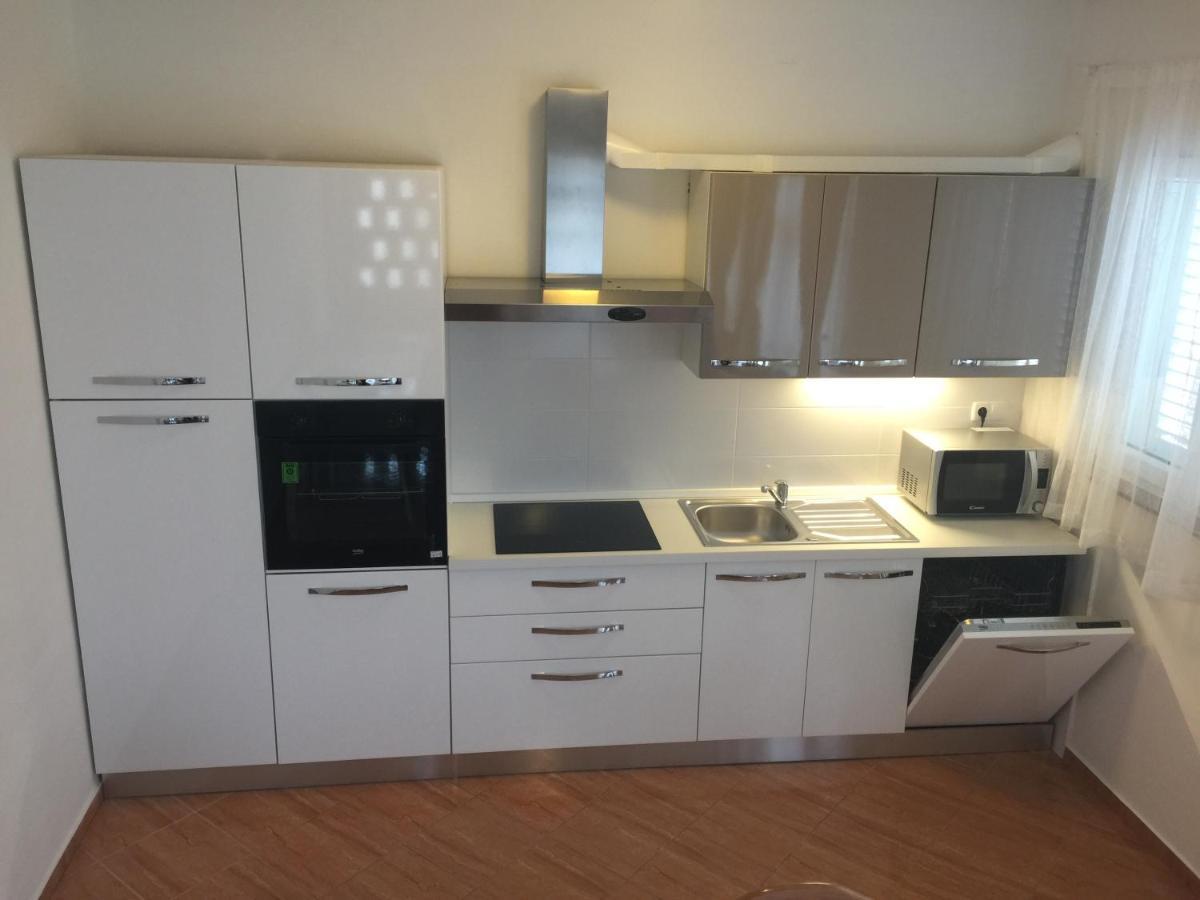 Apartments Piculjan Lopar Ngoại thất bức ảnh