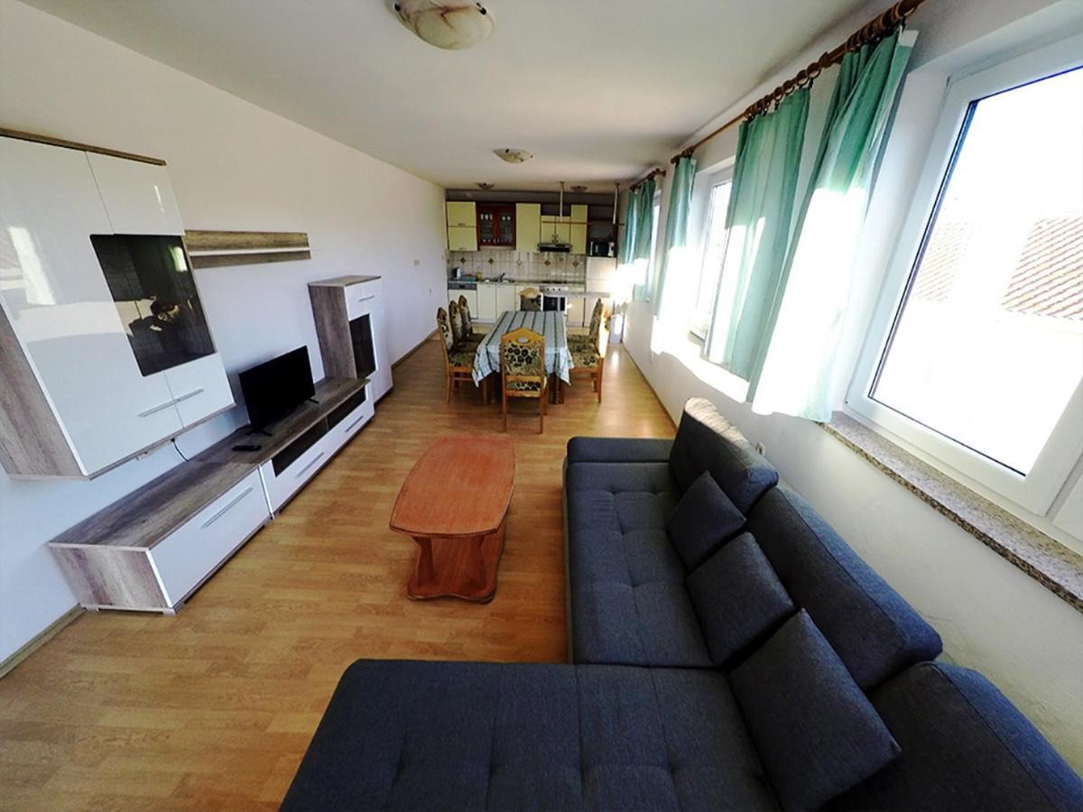 Apartments Piculjan Lopar Ngoại thất bức ảnh