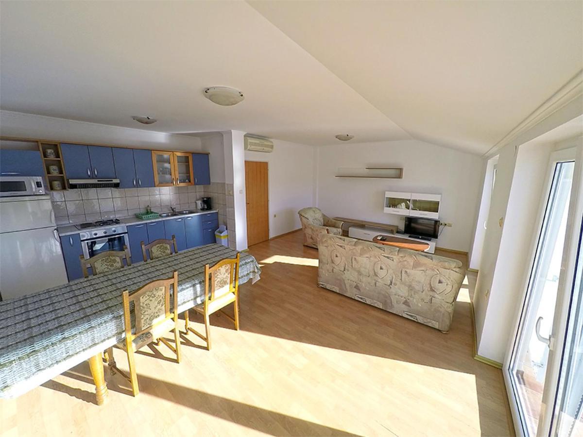 Apartments Piculjan Lopar Ngoại thất bức ảnh