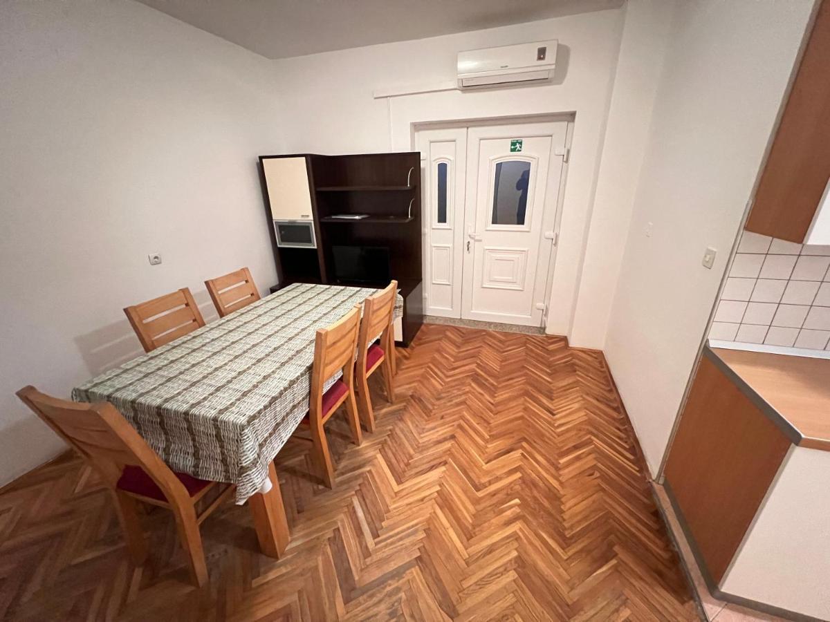 Apartments Piculjan Lopar Ngoại thất bức ảnh