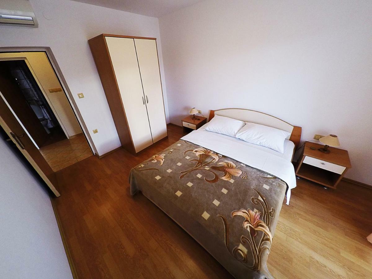 Apartments Piculjan Lopar Ngoại thất bức ảnh