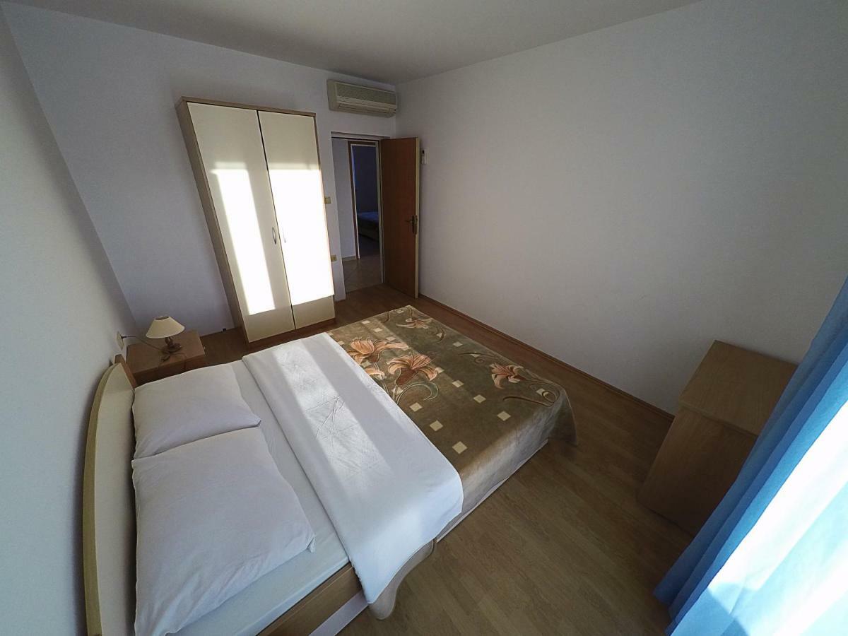 Apartments Piculjan Lopar Ngoại thất bức ảnh