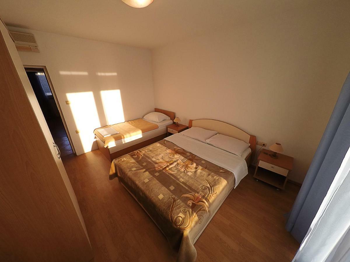 Apartments Piculjan Lopar Ngoại thất bức ảnh