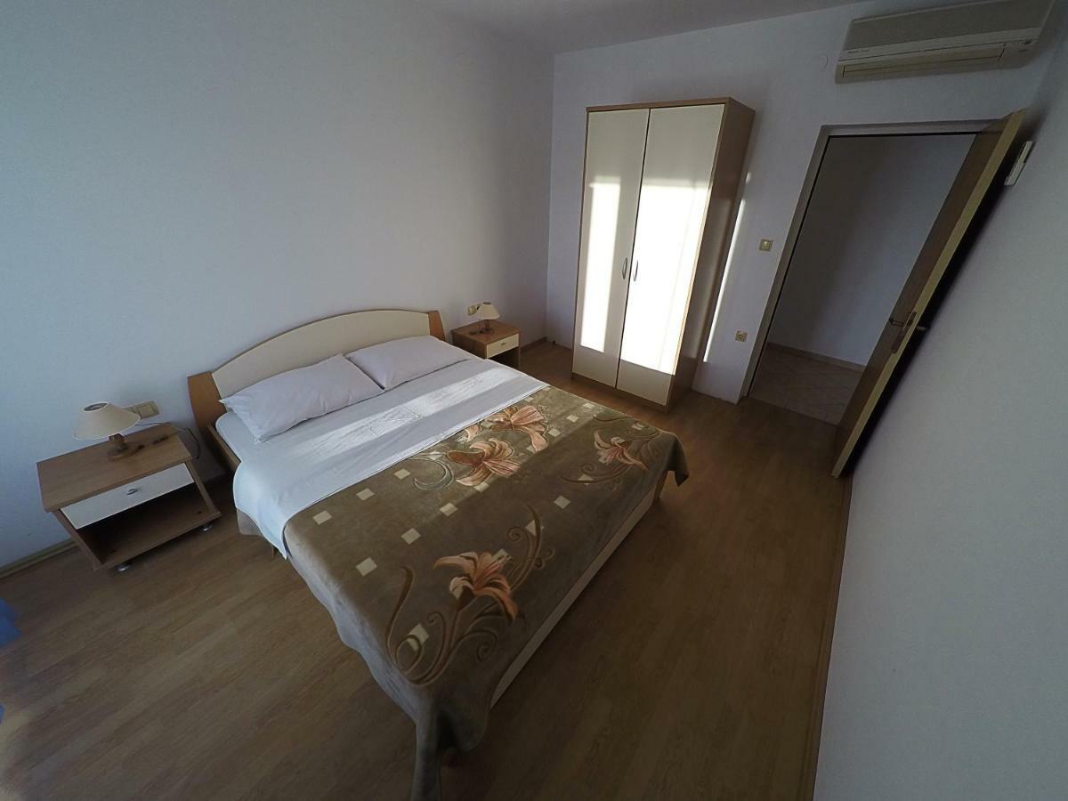 Apartments Piculjan Lopar Ngoại thất bức ảnh