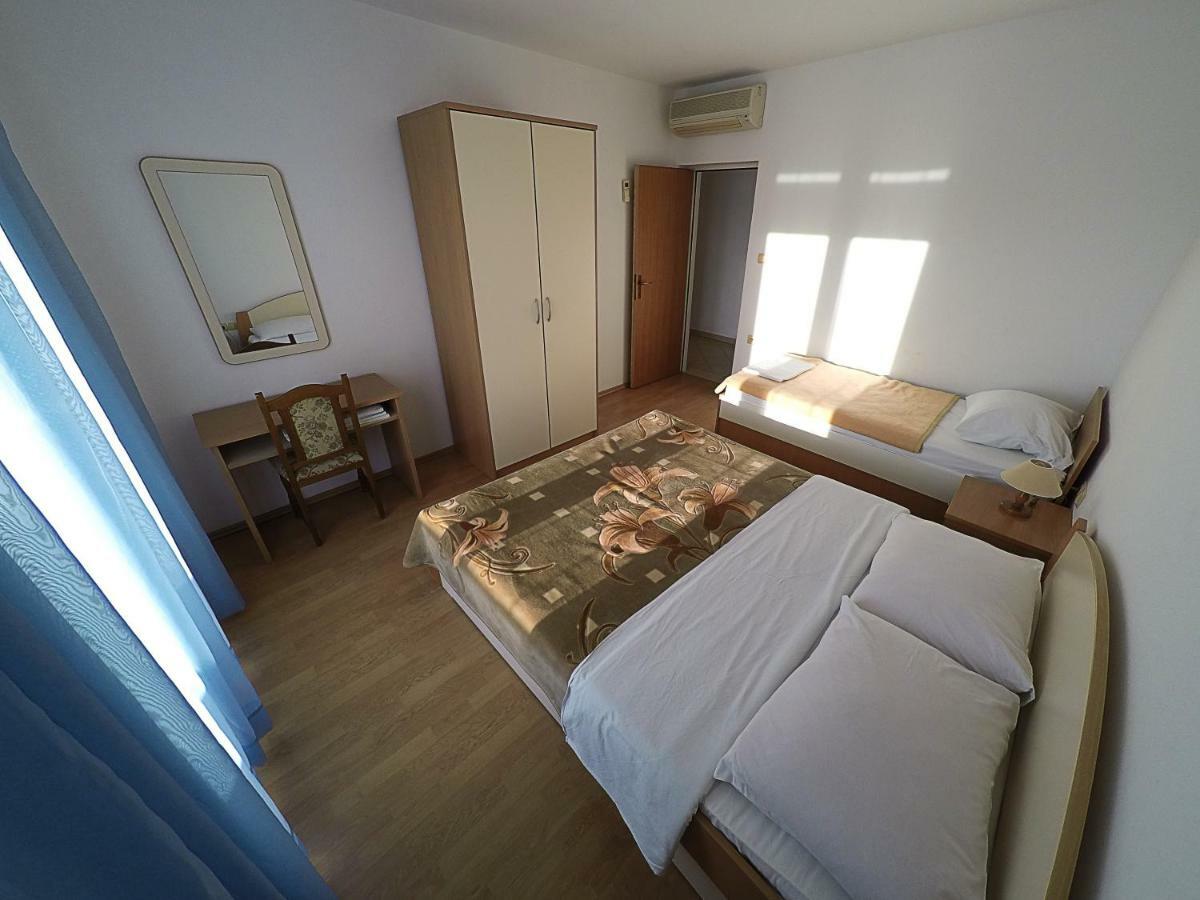 Apartments Piculjan Lopar Ngoại thất bức ảnh